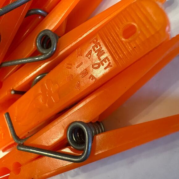 Vintage Mcm kitschy plastic clothes pin orange avocado green yellow flower print - Picture 2 of 8